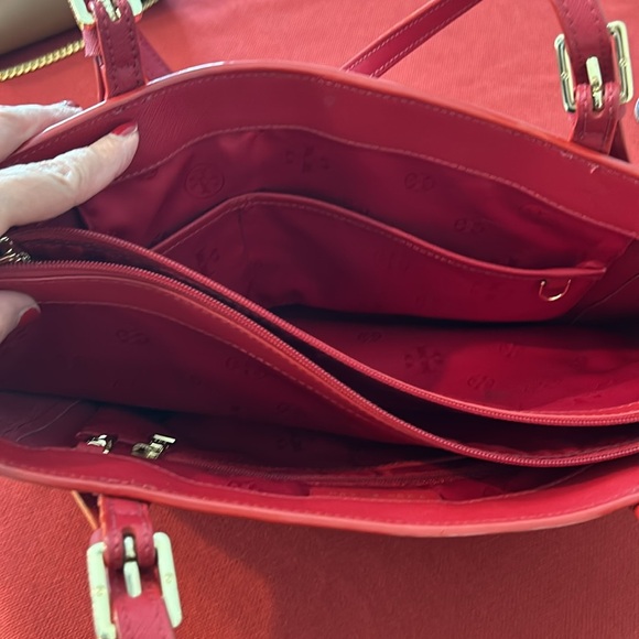 Tory Burch red Triple compartment tote.Very roomy. Big zipped middle compartment - Picture 3 of 4